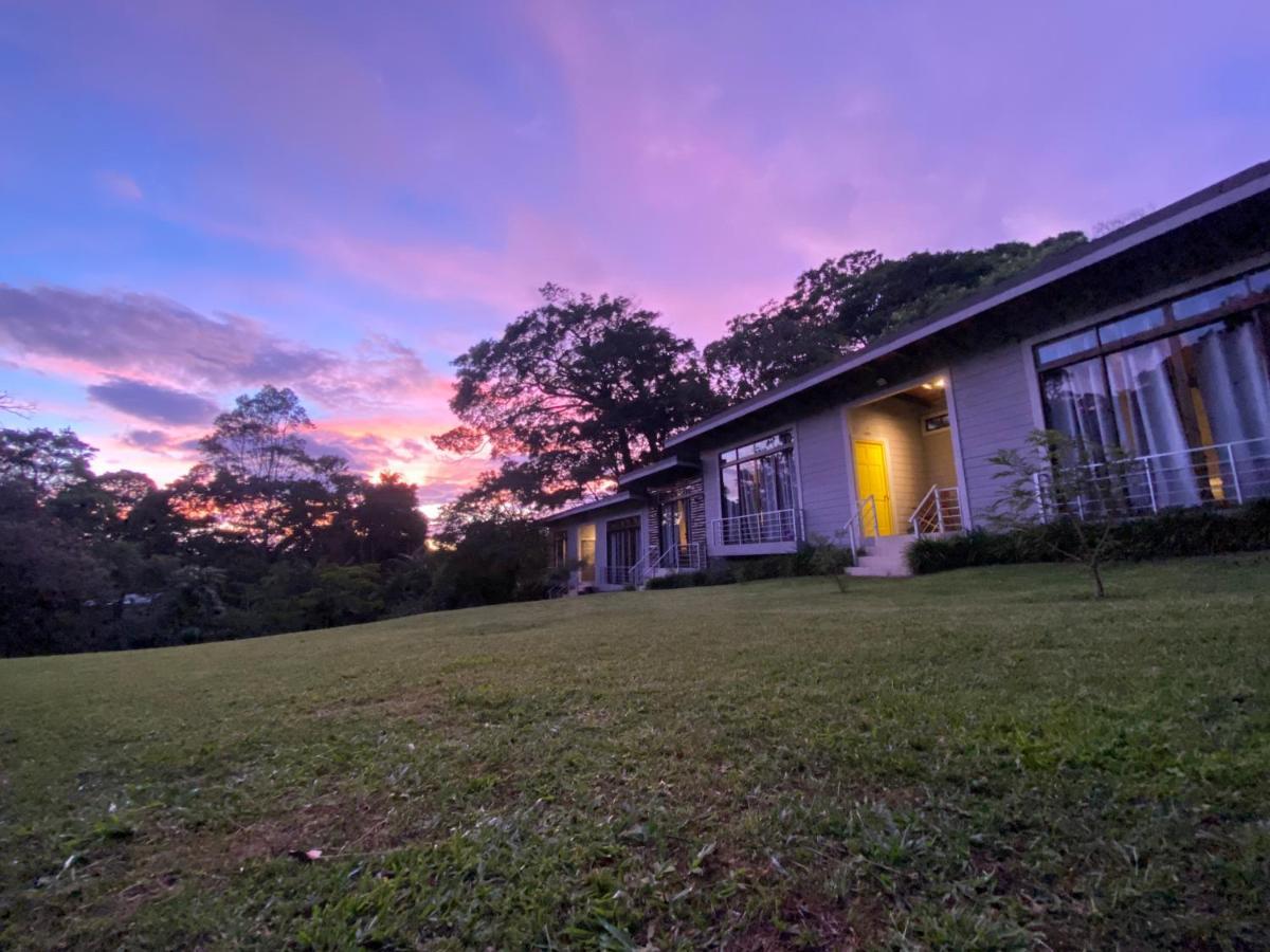 Yerbabuena Lodge Monteverde Bagian luar foto